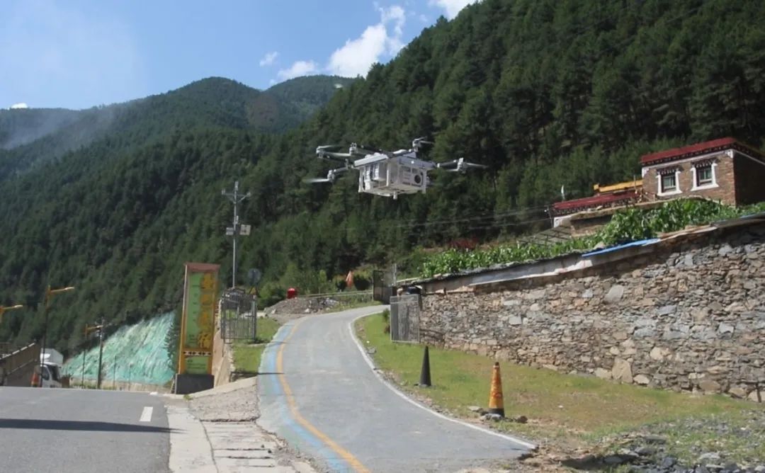 深山直飞 | 丰翼无人机飞跃雪域高原，助力“锁鲜”松茸黄金时刻